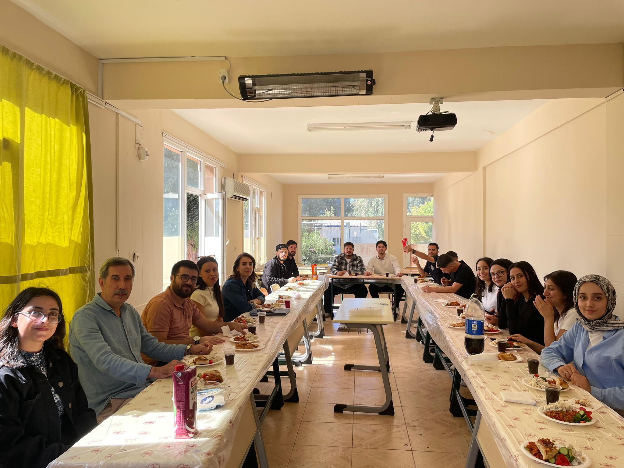 Birecik Meslek Yüksekokulu Akademik Kadrosu ile Laborant ve Veteriner Sağlık Programı Öğrencileri Bir Araya Geldi